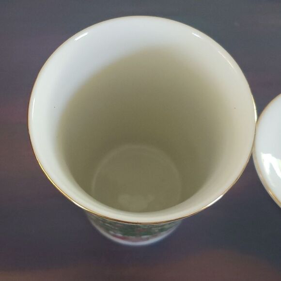 Very Nice Vintage Porcelain Bathroom Cup and Footed Soap Dish Christmas Tree Set - Picture 3 of 7